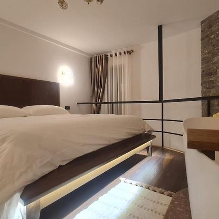 Bujtina Gjyshi Ilo Hotel Tushemisht Exterior foto