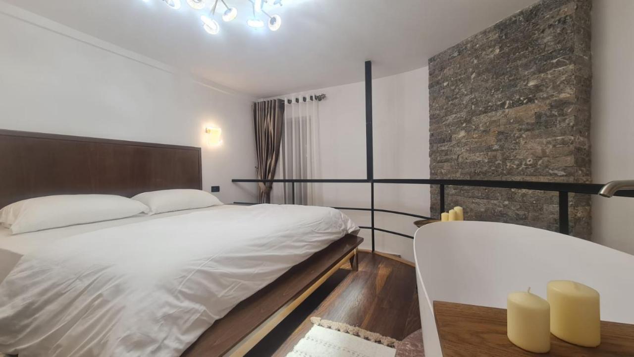 Bujtina Gjyshi Ilo Hotel Tushemisht Exterior foto